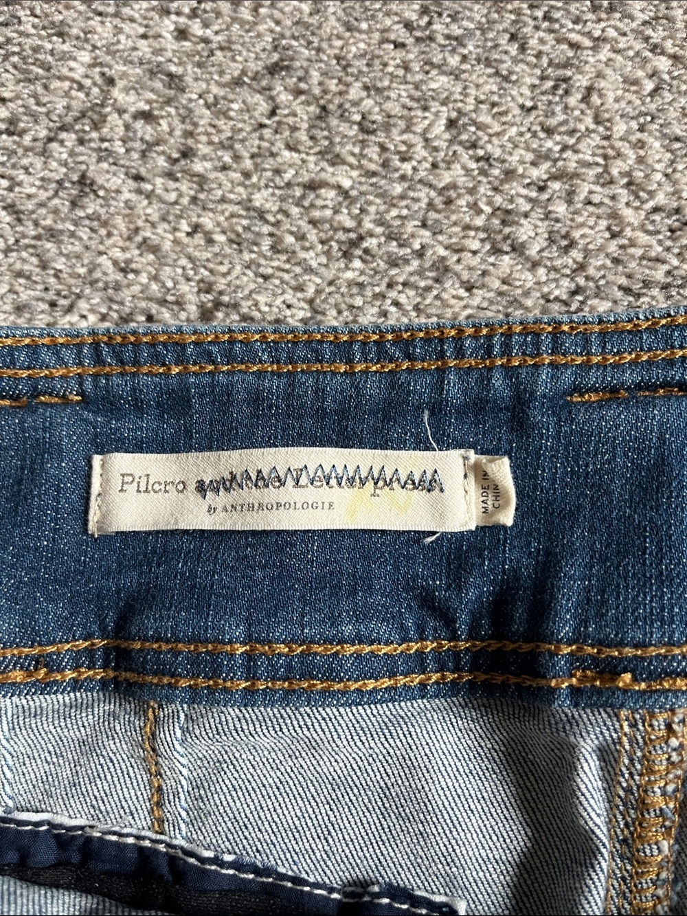 Pilcro Cropped Straight Jeans with Double-Waist Buttons Adorable Size 26 - Picture 2 of 8